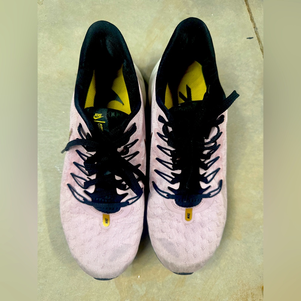 Nike Air Zoom Vomero
Women's US size 8
Used without box
